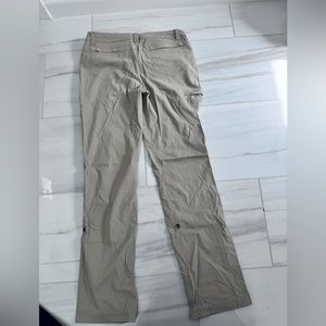 Eddie Bauer Women’s Horizon Convertible Pants - Hiking Pants. Size 8T.